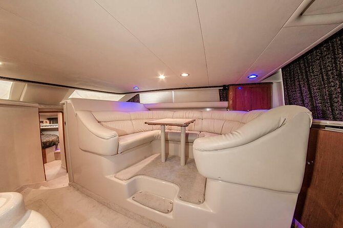 3 Hour Xpu-Ha - 51' Sea Ray Tulum, Playa del Carmen, Riviera Maya - The included lunch and open bar that make this feel like a treat