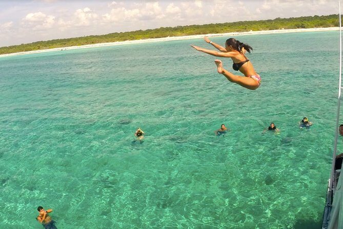 3 Hours - 53' Hatteras - Tulum, Playa Del Carmen, Riviera Maya - Music, karaoke, and the kind of celebration your group wants