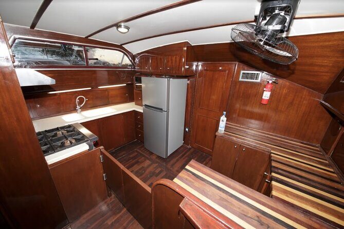 3 Hours - 53' Hatteras - Tulum, Playa Del Carmen, Riviera Maya - Meeting point on the Riviera Maya: where you start matters
