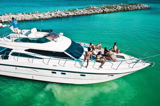 4 Hour - 47' Azimut, Tulum, Playa del Carmen, Riviera Maya - Meeting at H2OH Sun Cruises: getting there without turning it into stress