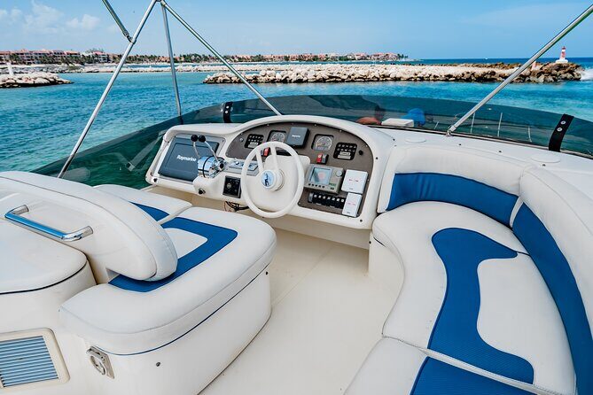 4 Hour 50' Azimut Yacht All-Inclusive in Tulum & Playa del Carmen - A private Azimut yacht day with a Puerto Aventuras base