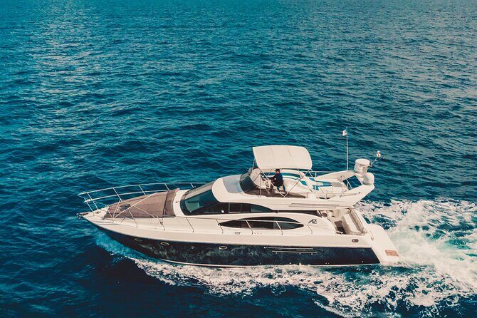 4 Hour 50' Azimut Yacht All-Inclusive in Tulum & Playa del Carmen - The 4-hour flow: welcome drinks, cruise time, and In-Ha reef snorkeling