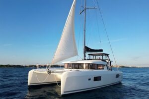 4 Hour Catamaran Experience in a Private 42' Lagoon - The 4-hour plan: reef time first, then optional party vibes