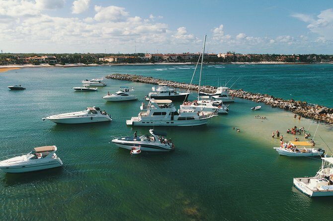 4 Hours - 53' Hatteras - Tulum, Playa Del Carmen, Riviera Maya - Lunch and the open bar: the onboard all-in plan