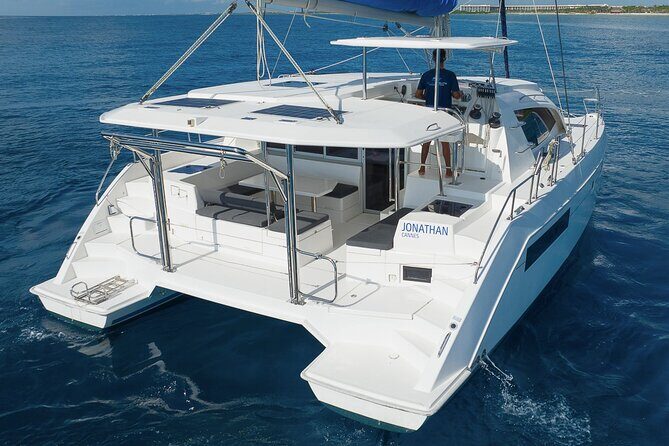 4H Lux 40' Catamaran All-Inclusive in Tulum and Playa del Carmen. - Group Size, Privacy, and Why It Changes the Value