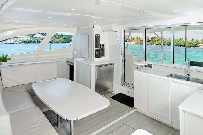 4H Luxury 44' Catamaran All-Inclusive in Tulum & Playa del Carmen - Troll fishing option: a bonus activity with an onboard payoff