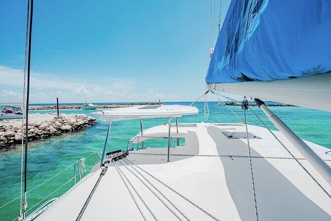 5-Hour 38'Luxury Catamaran All-Inclusive Tulum & Playa del Carmen - The food and drinks: why the all-inclusive part is the real value