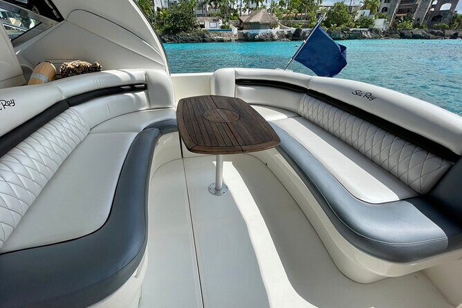 5-Hour Private 40' Yacht 2-Stop Tour to In-Ha reef with Food, Drinks & Snorkel - The crew and music: where the day turns into a group memory