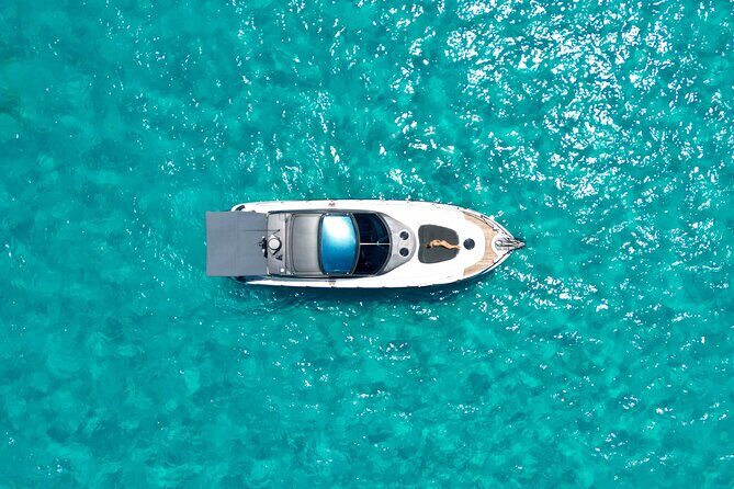 Cancun All Inclusive: Coast & Fun 9h on 50' Cranchi - Chef-led a la carte meals while you’re on the move