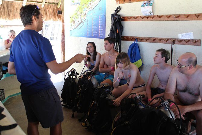Chankanaab Cozumel Scuba Diving - Getting started at Chankanaab Beach Adventure Park (meeting point to locker time)
