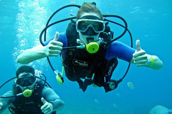 Chankanaab Cozumel Scuba Diving - Gear checks and instruction: how the team keeps it calm