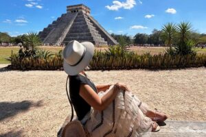 Chichen Itza Cenote and Valladolid in a Small Group - Pyramid of Kukulkán and the Observatory: what your guide should help you see