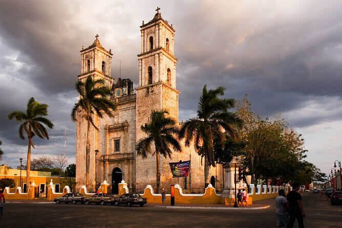 Chichén Itzá, Cenote and Valladolid with Lunch and transportation. - The guides and how the day actually feels