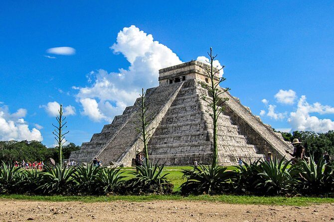 Chichen Itza & Ekbalam Tour From Playa del Carmen - Cenote Saamal (Hubikku) swim: the fun break after ruins