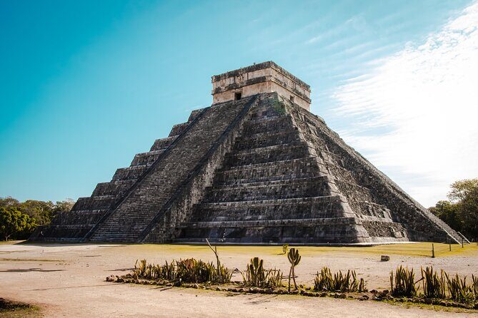 Chichen Itza Marvel of the World Early Morning Archaeologic Tour - El Castillo at first light: your focused 3-hour visit