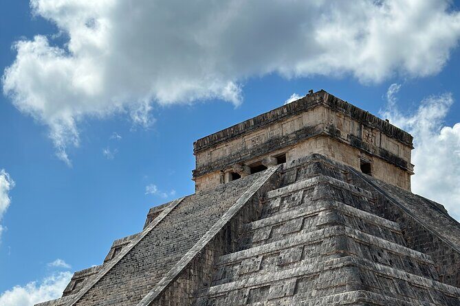 Chichen Private Experience - Chichen Itza with a guide: ball court energy and early-entry payoff