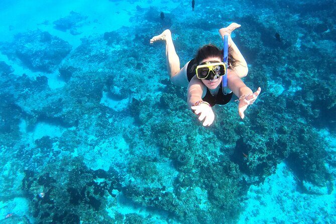 Colombia, Palancar & Cielo Cozumel Snorkel Tour - On the water: boat setup, crew, and the real safety vibe
