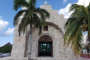 Cozumel Cultural Jeep Tour with Mayan Village and Mexican Lunch - WWII Air Base Stop: Planes, Mayan Replicas, and Quick History Lessons
