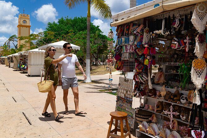 Cozumel Luxury Sailing & Snorkeling with Lunch and Open Bar Onboard - Cozumel time on shore: the shopping window (and how to use it)
