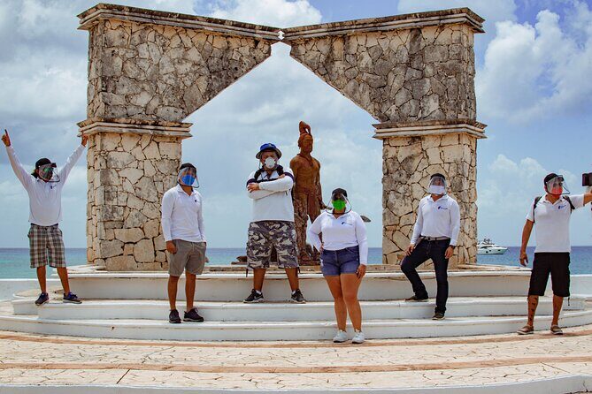 Cozumel Private Jeep Tour with Snorkeling Experience and Lunch - Money Bar Beach Club: lunch, snorkeling setup, and real hang time
