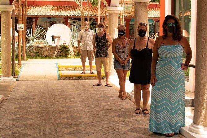 Cozumel Private Jeep Tour with Snorkeling Experience and Lunch - East-side beaches at Chen Rio: the kiddie-pool trick