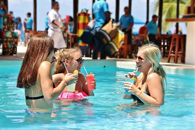 Cozumel Shore Excursion: Playa Uvas Private Beach Pass - Lunch and open bar: good value, with a few quirks