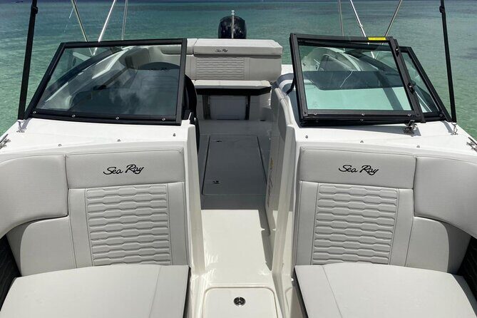 Deluxe Private Boats - 24 ft Sea Ray - Tips to Pack, Tunes to Bring, and Sea-Sickness Backup