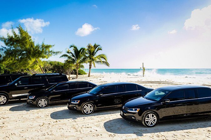 Departure by Luxury Sedan From Playa del Carmen to Cancun Airport - The drive: what the ride feels like in real conditions