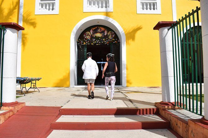 E-Bike City Tour though Cozumel & Taco Tasting Tour - Meeting at Beach Bum Cozumel: start point and first minutes