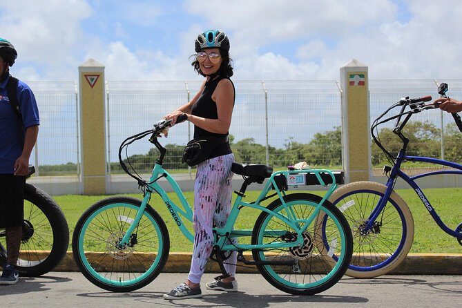 E-Bike City Tour though Cozumel & Taco Tasting Tour - Stop 5: Guisados taco tasting lunch (the main “yes” moment)