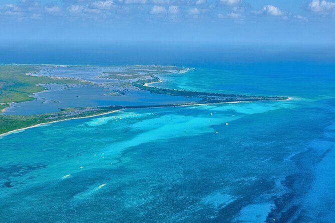El Cielo Cozumel Snorkel Private Boat + Food + Drinks + Beach - Stop 2: Colombia reef and the multicolor fish moment