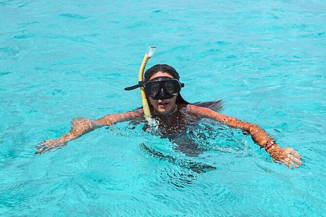 El Cielo Cozumel Snorkel Private Boat + Food + Drinks + Beach - Snacks and drinks: ceviche, guacamole, fruit, and cold beer at the last stop