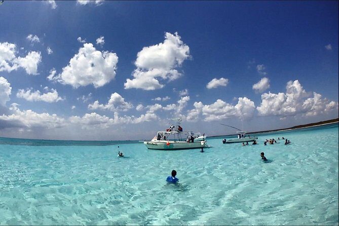 "First Lady" Private Snorkel & El Cielo Sandbar Combo - The First Lady boat: fast, private, and built for an easy day