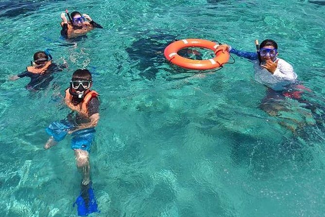 "First Lady" Private Snorkel & El Cielo Sandbar Combo - The open bar and lunch plan: this is where the day gets comfortable
