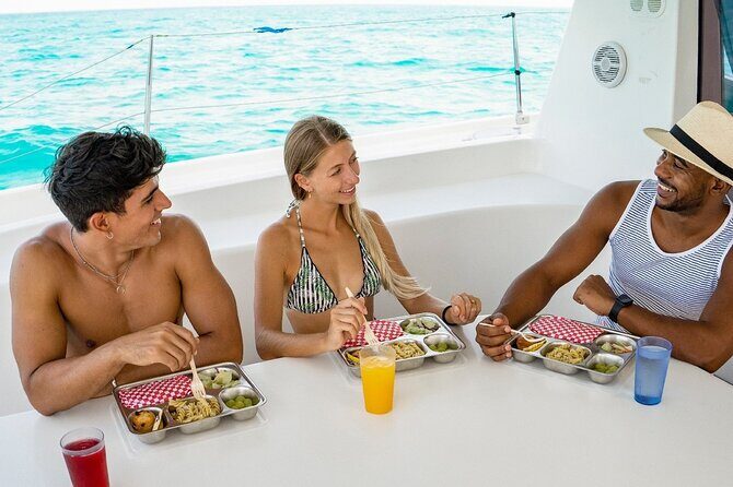 Full Experience Isla Mujeres: Food aboard + Premium drinks + Snorkel + Free time - Sailing to Isla Mujeres: how the full day actually fits
