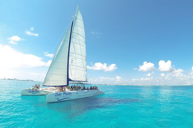 Full Experience Isla Mujeres: Food aboard + Premium drinks + Snorkel + Free time - Lunch on board and premium drinks: what’s actually included