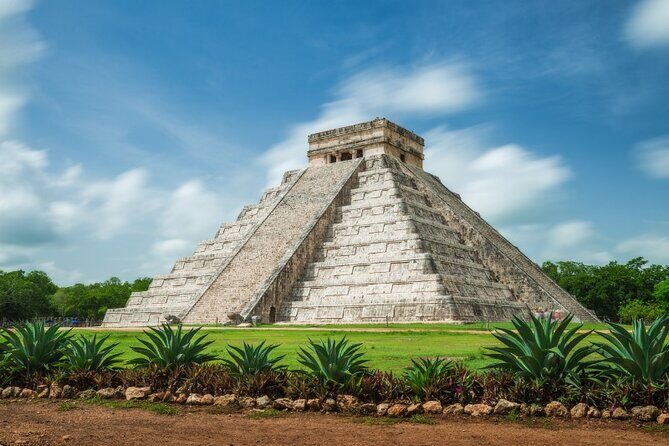 Guided Tour to Chichen Itza Cenote and Valladolid - Morning pickup: the shared-bus reality in Playa del Carmen and beyond
