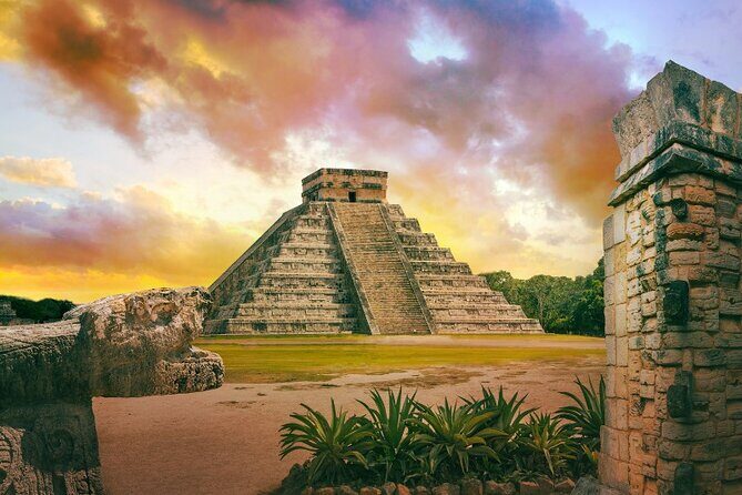Guided Tour to Chichen Itza Cenote and Valladolid - Chichén Itzá with a guide: what to look for beyond the postcard