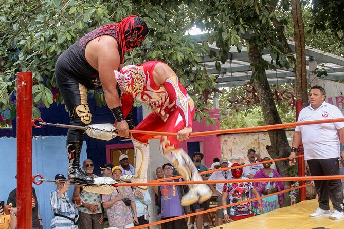 Legendary Mexican Lucha Libre Experience in Cozumel Meet andGreet - Meet the Luchadores Up Close: Backstage Pass + Signed Photo Card