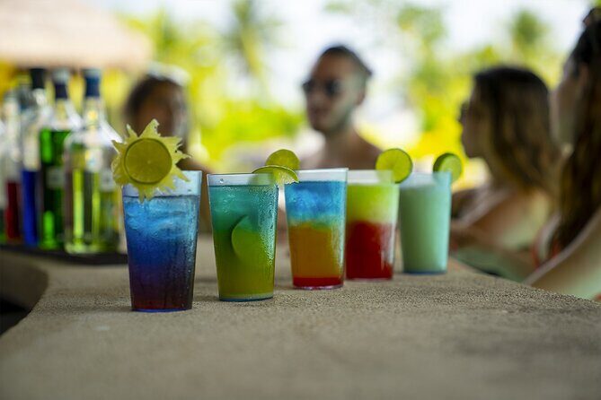 Playa Uvas Beach Club All-Inclusive Pass - The all-inclusive food and open bar: easy day, with a couple of cautions