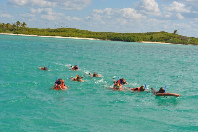 Private Escape: Isla Contoy & Isla Mujeres with Snorkeling - Guides and crew: why the day often feels personal