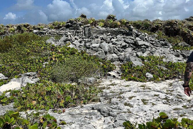 Private Mayan Ruins Tour with Cenote/caves and Mexican Picnic - Cenote Aerolito de Paraiso: cool swim time at the end