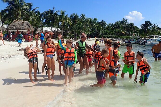 Private Responsible Experience with Turtles (groups of 3 plus) - The 2 Hours 45 Minutes Plan: Turtle Lessons, Seagrass Snorkeling, Beach Wrap-Up
