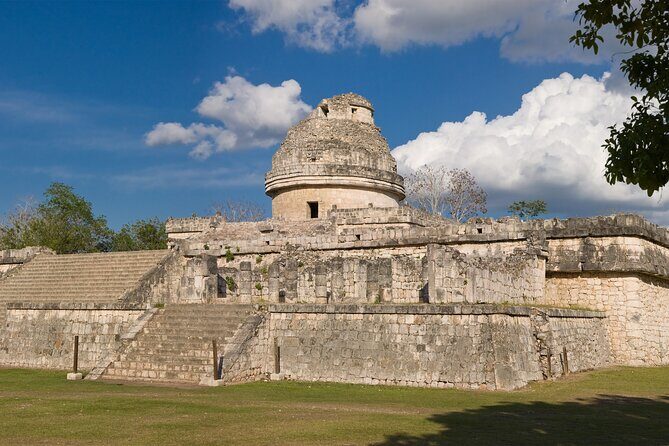 Private World Wonder Discovery Tour in Chichen Itza, Cenote and Valladolid - Private tour feel: the guide, the questions, and the pace