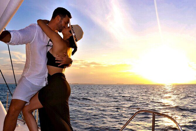 Riviera Maya Luxury Sunset Sailing plus Light Dinner and Open Bar - Your Timing: 5:30 pm Start and the Real Pickup Window