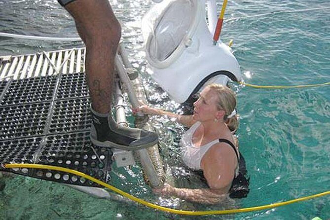 SeaTrek Underwater Helmet Diving Experience in Downtown Cozumel - Resurfacing at Jeanie’s Beach Club: Snorkel, Drinks, and a Calm Finish