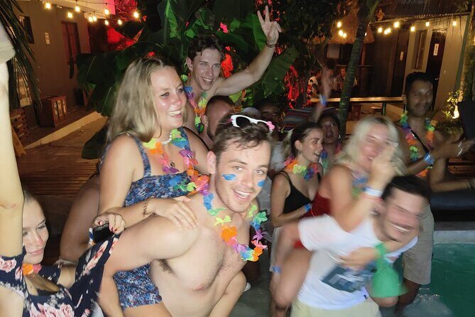 Social PubCrawl Playa del Carmen - Entering Playa’s night scene at 9pm, not “whenever”