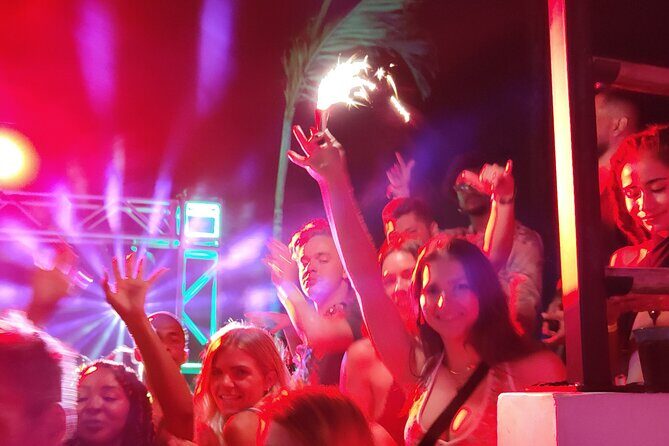 Social PubCrawl Playa del Carmen - Stop 1: Dick and Willys Daiquiri Bar and the flipcup warm-up