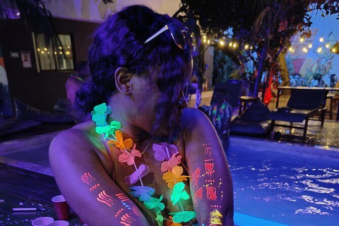 Social PubCrawl Playa del Carmen - Stop 4: The Roof Bar for your music mood choice