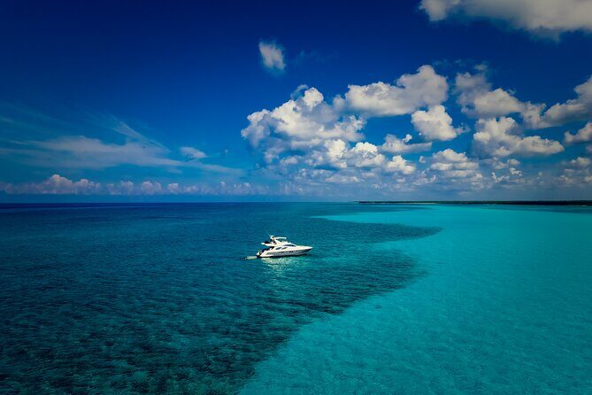 Tulum All Inclusive 4h – Luxury 58' Azimut Yacht - The Puerto Aventuras setup: why it feels like a Tulum day